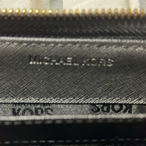 Michael Kors MK Logo Zip Around Continental Wallet, black. - Picture 15 of 16